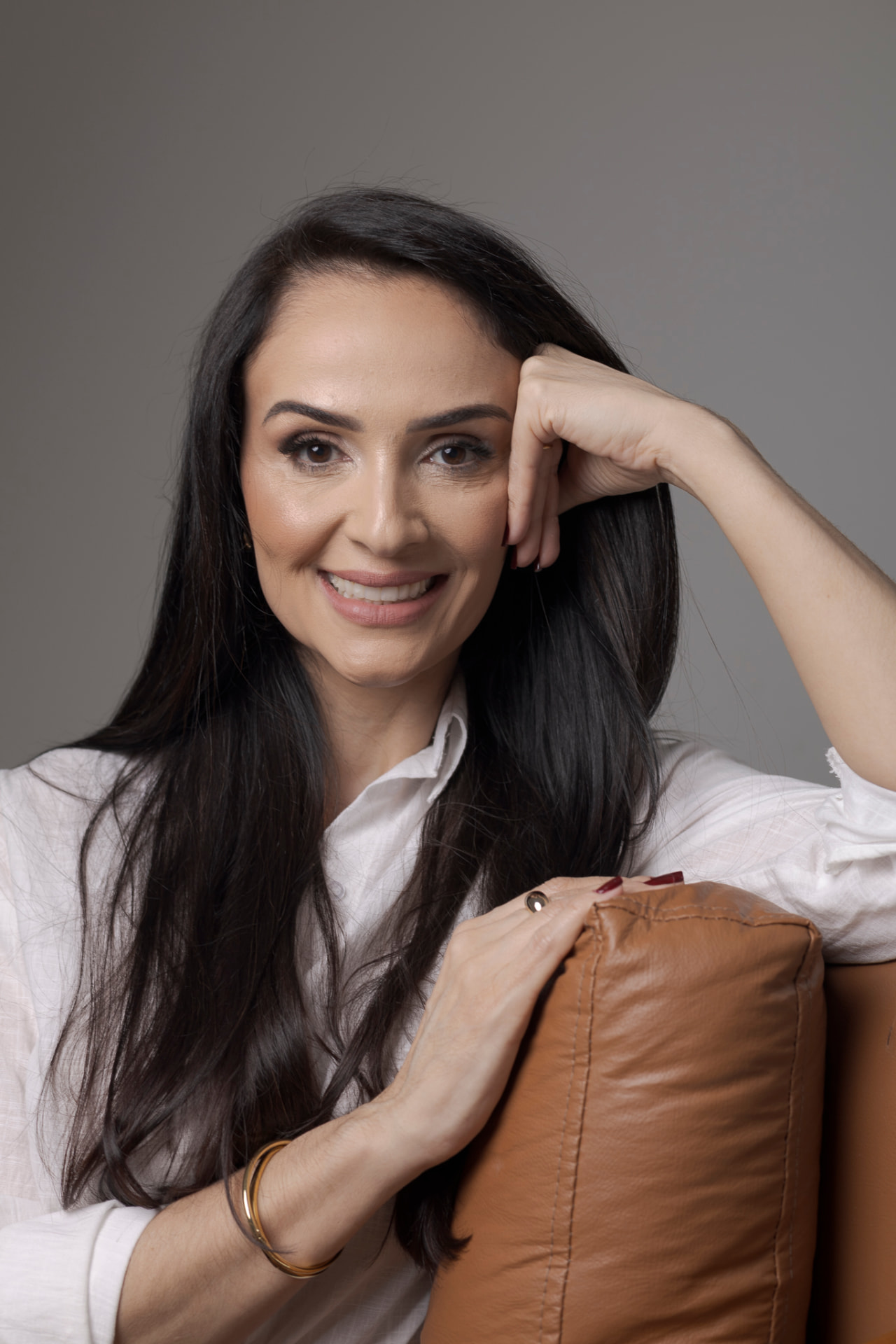 Dra. Fabrícia Tomé, dermatologista especialista em Tricologia